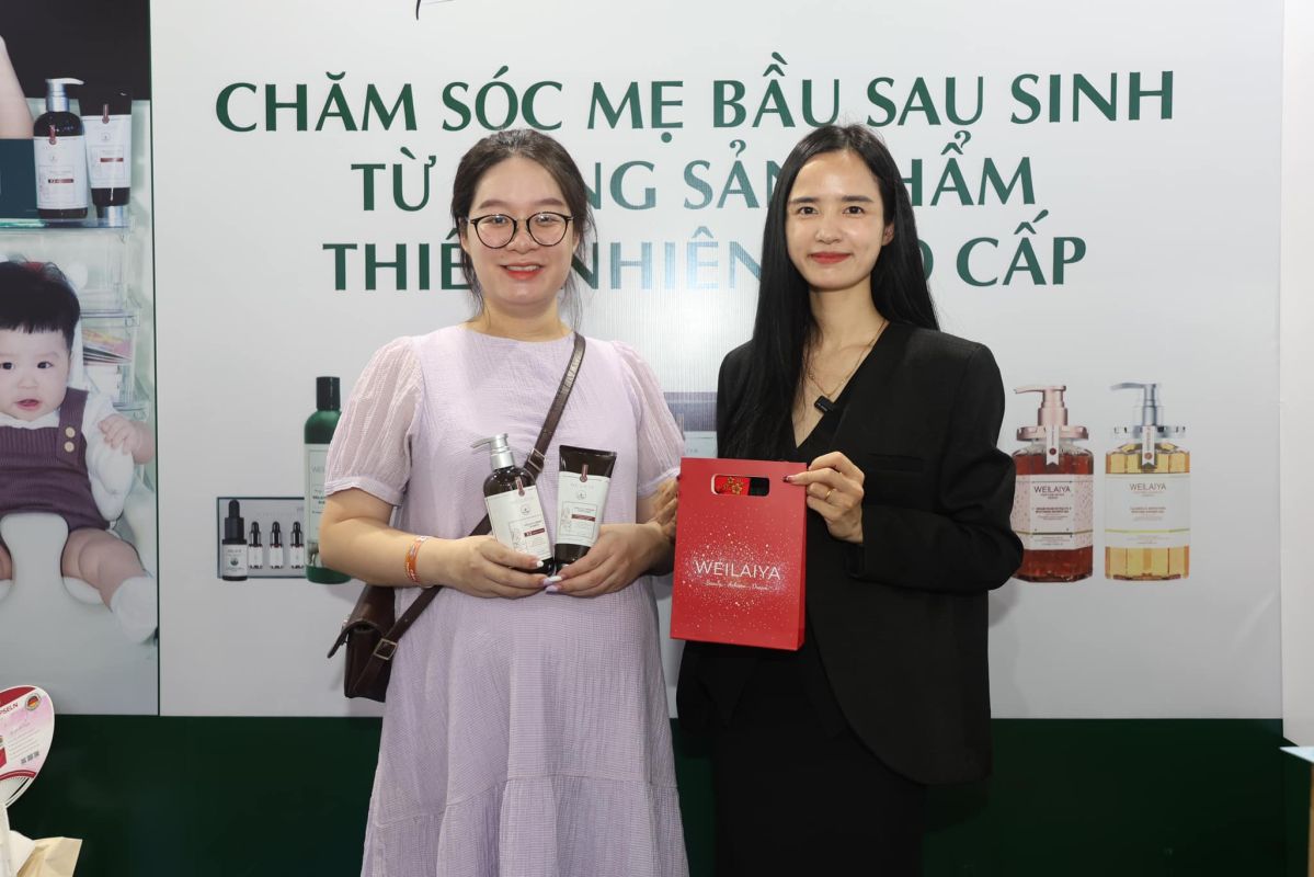 Gian hàng Weilaiya tại sự kiện Festival Mẹ Bầu và Em Bé 2024