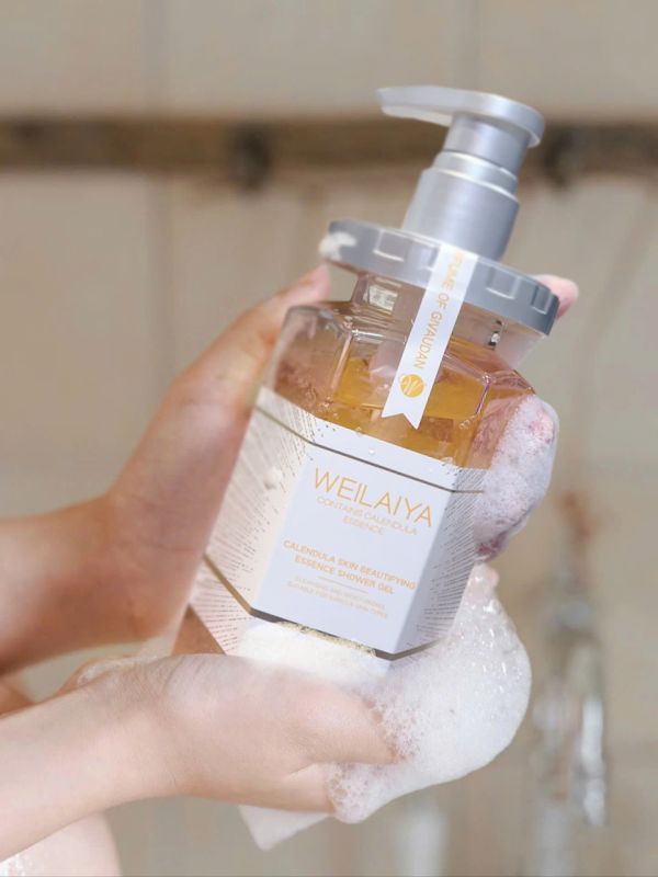 Sữa tắm Weilaiya Hoa Cúc